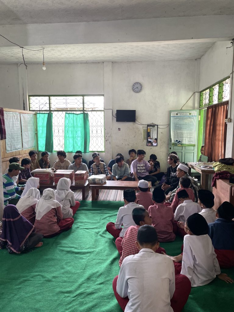 Kharisma Bangsa Jalani Program Reading Camp