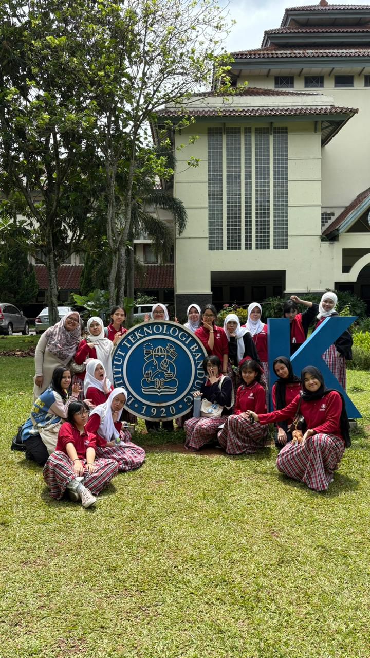 Kharisma Bangsa School